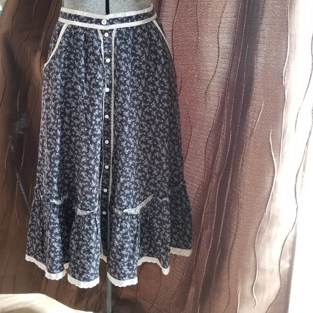 Vintage Gunnies Floral Button Up Skirt